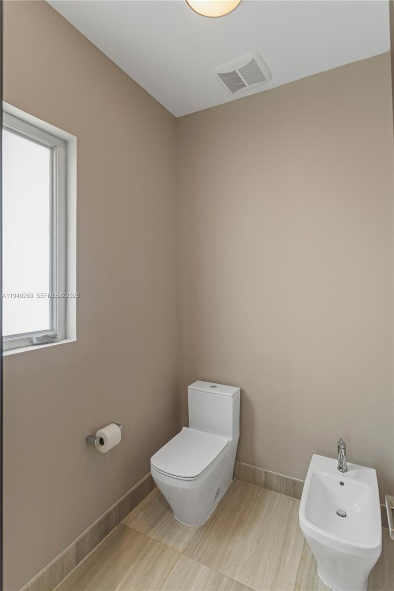 8415 NW 34th Dr Doral, FL 33122