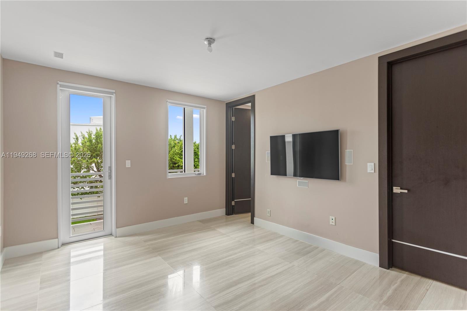 8415 NW 34th Dr Doral, FL 33122