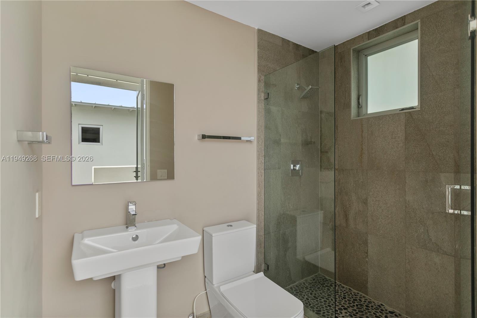 8415 NW 34th Dr Doral, FL 33122