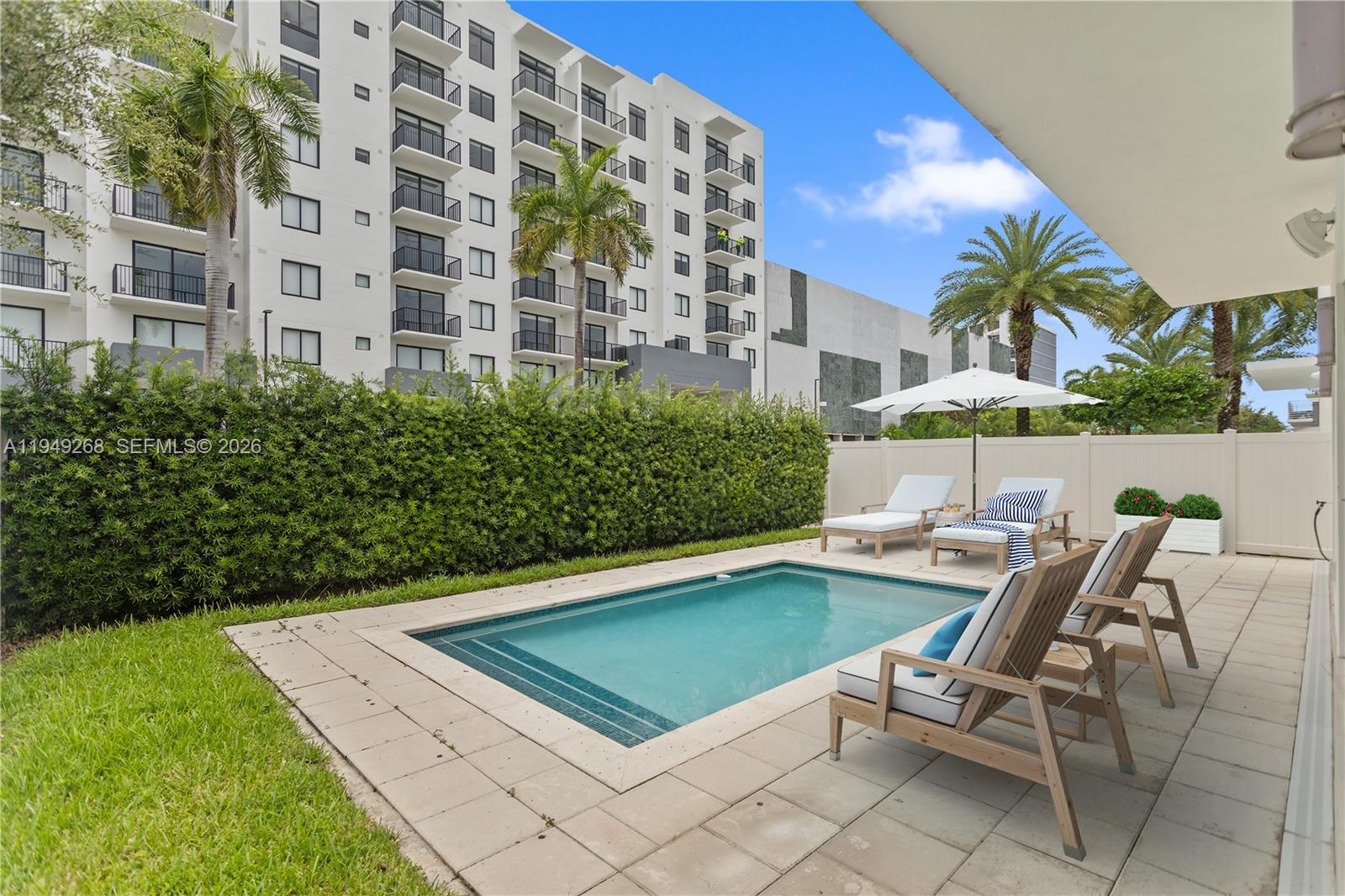 8415 NW 34th Dr Doral, FL 33122