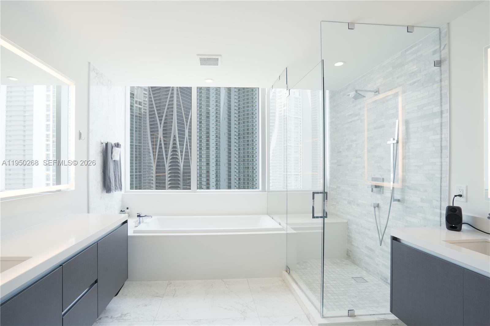 851 NE 1st Ave #2101 Miami, FL 33132