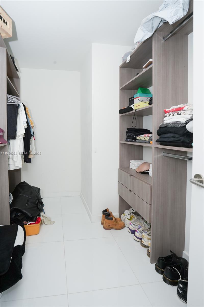 851 NE 1st Ave #2101 Miami, FL 33132