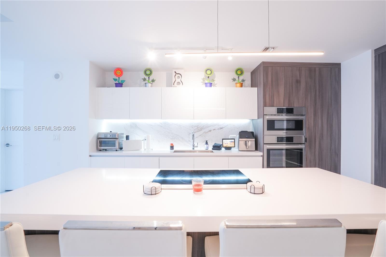 851 NE 1st Ave #2101 Miami, FL 33132