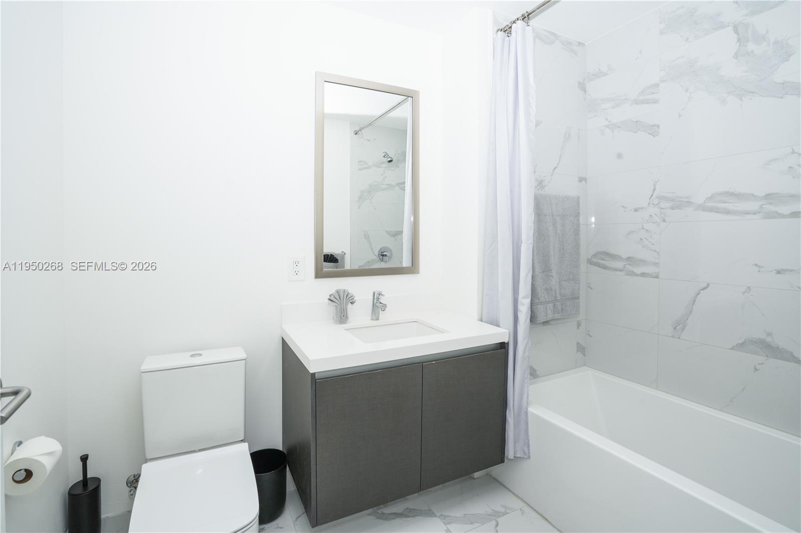 851 NE 1st Ave #2101 Miami, FL 33132