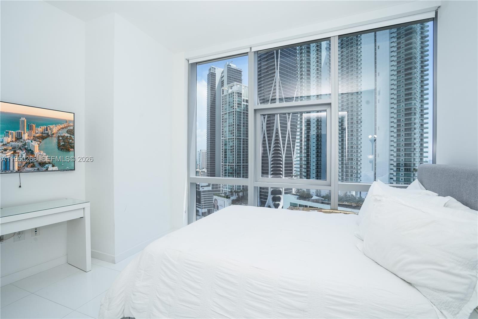 851 NE 1st Ave #2101 Miami, FL 33132