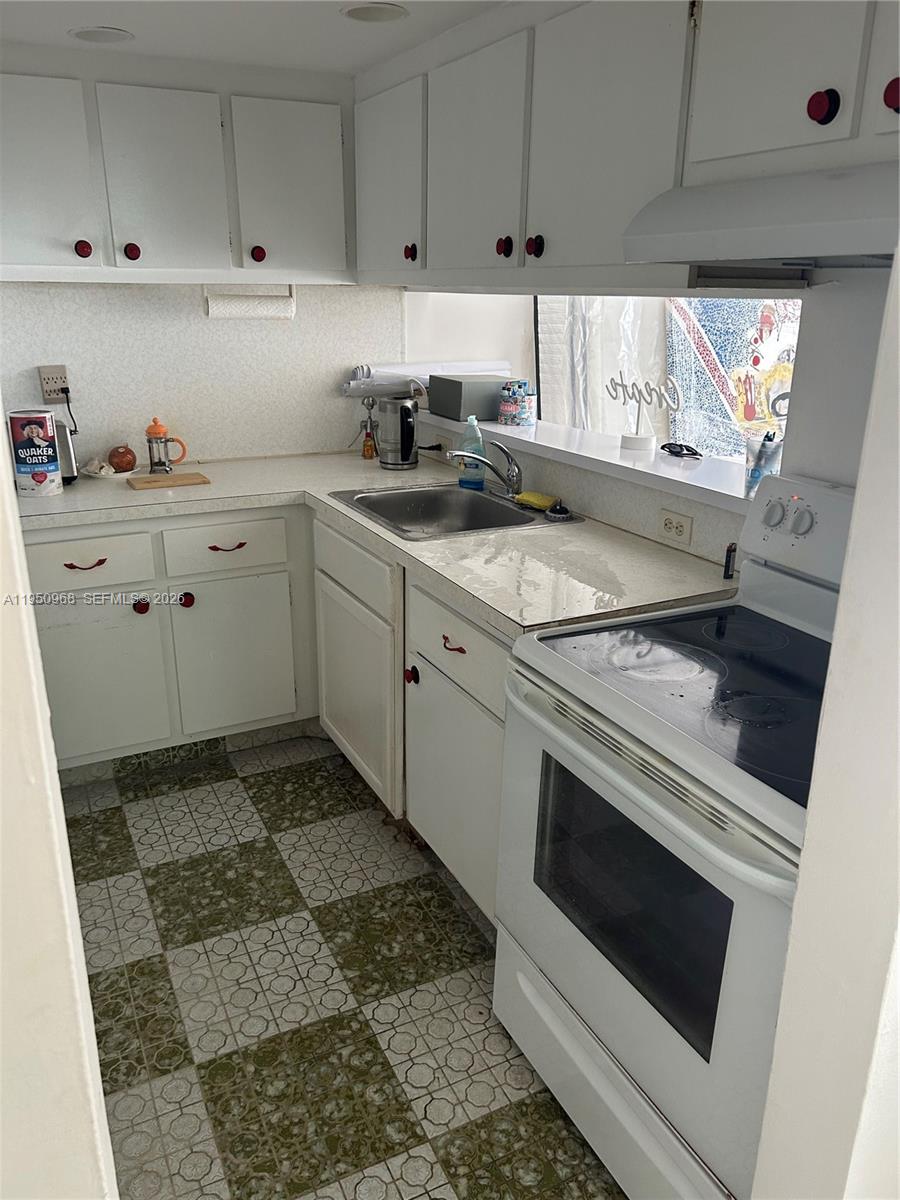 Undisclosed Address Miami Beach, FL 33139