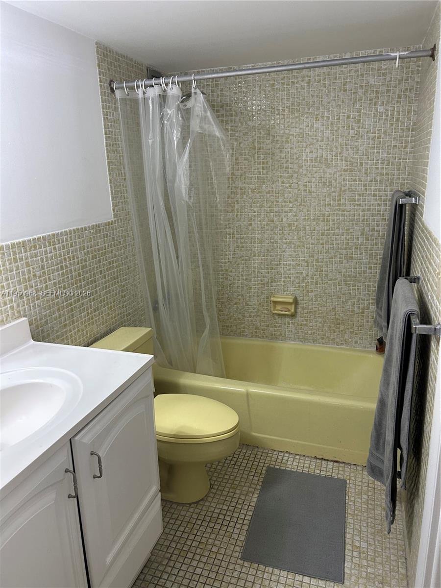 Undisclosed Address Miami Beach, FL 33139