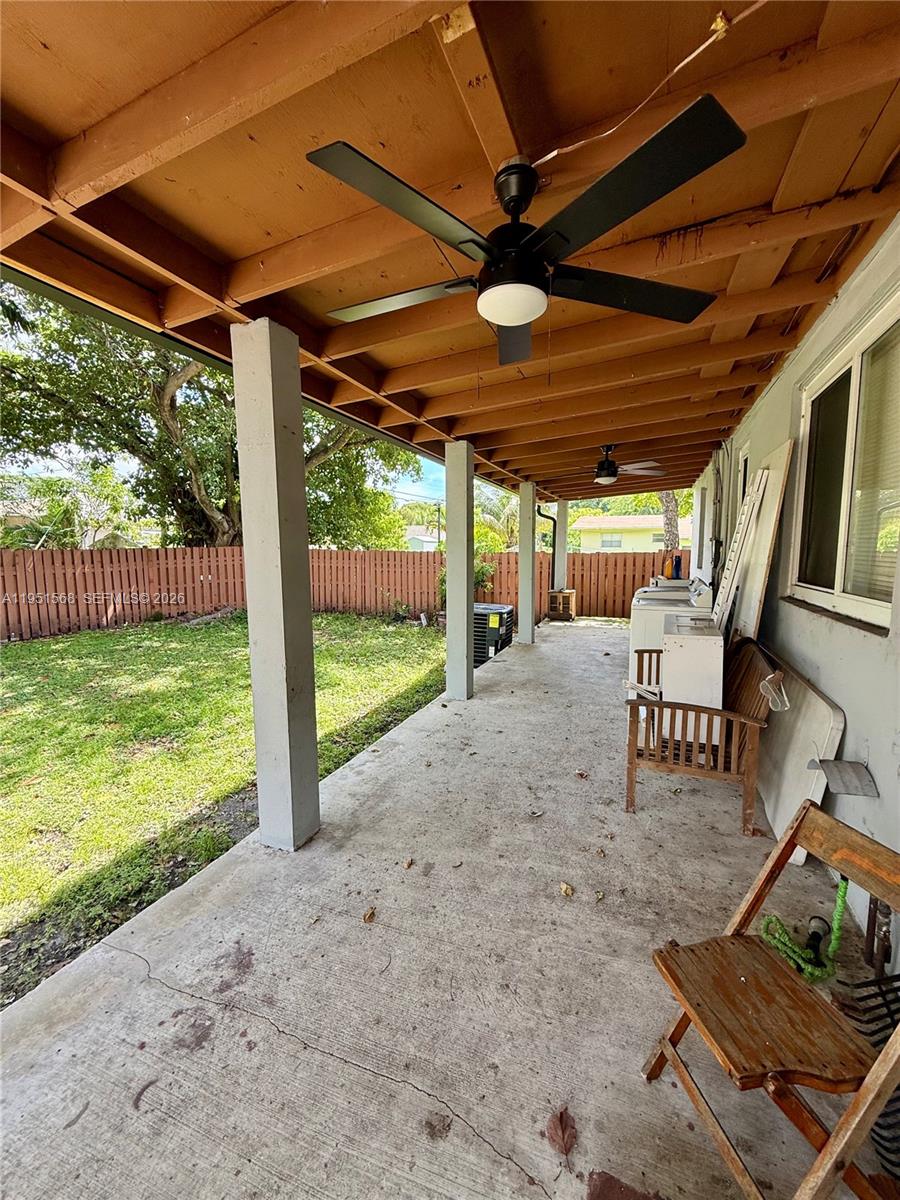 1085 NW 48th St Miami, FL 33127