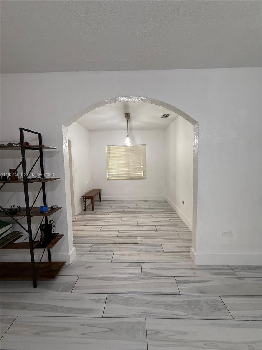 1085 NW 48th St Miami, FL 33127