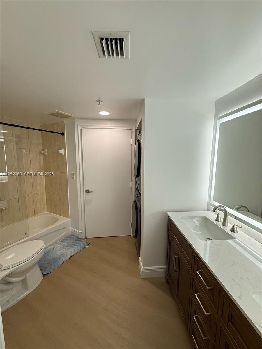 1750 N Bayshore Dr #5401 Miami, FL 33132