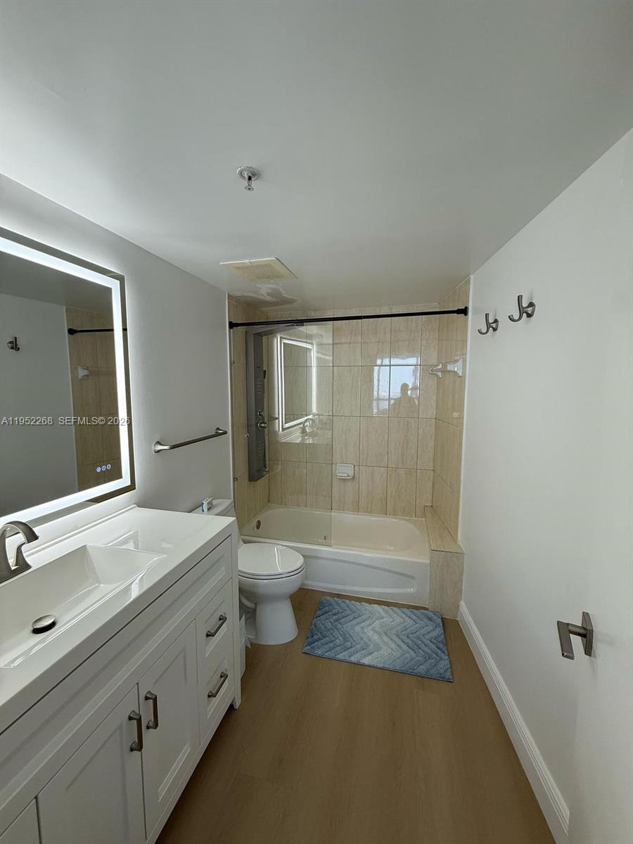 1750 N Bayshore Dr #5401 Miami, FL 33132