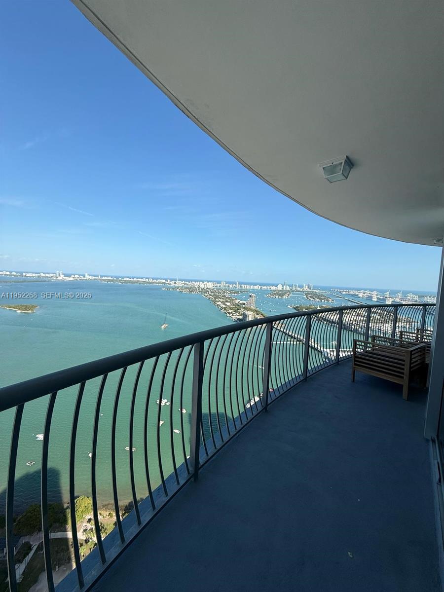 1750 N Bayshore Dr #5401 Miami, FL 33132