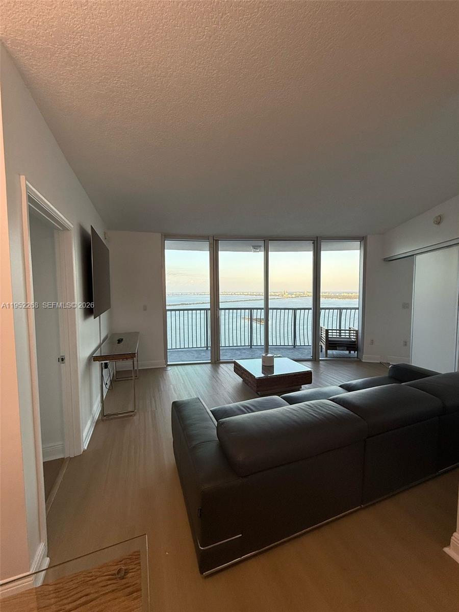 1750 N Bayshore Dr #5401 Miami, FL 33132