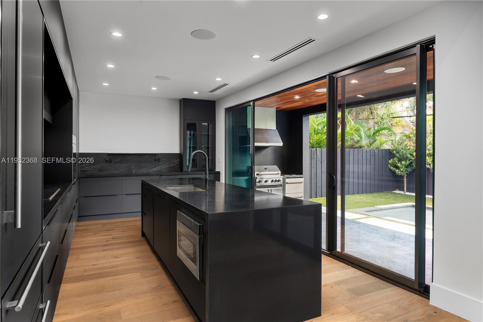 30 NE 50th St Miami, FL 33137