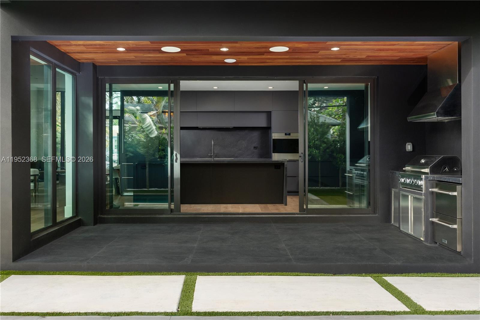 30 NE 50th St Miami, FL 33137