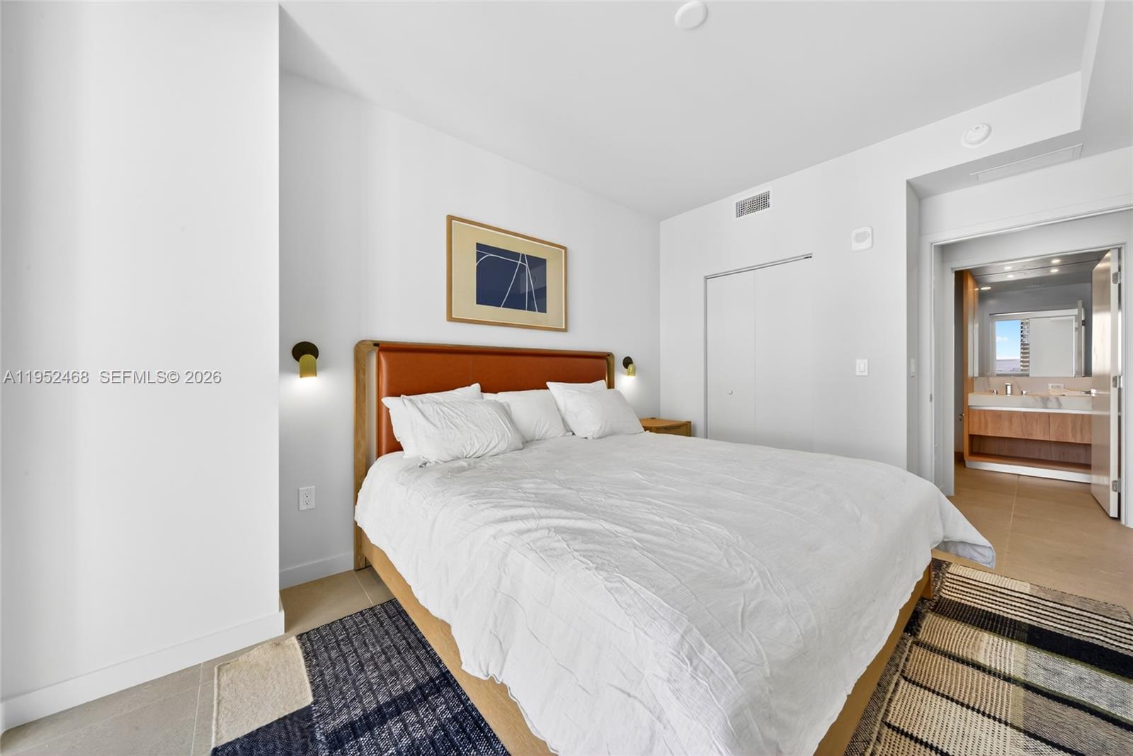 11 NE 6th St #3210 Miami, FL 33132