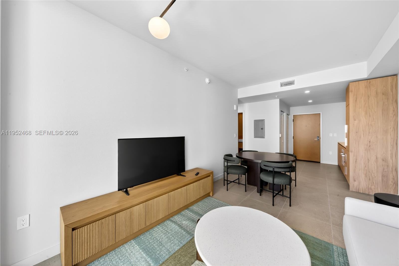 11 NE 6th St #3210 Miami, FL 33132