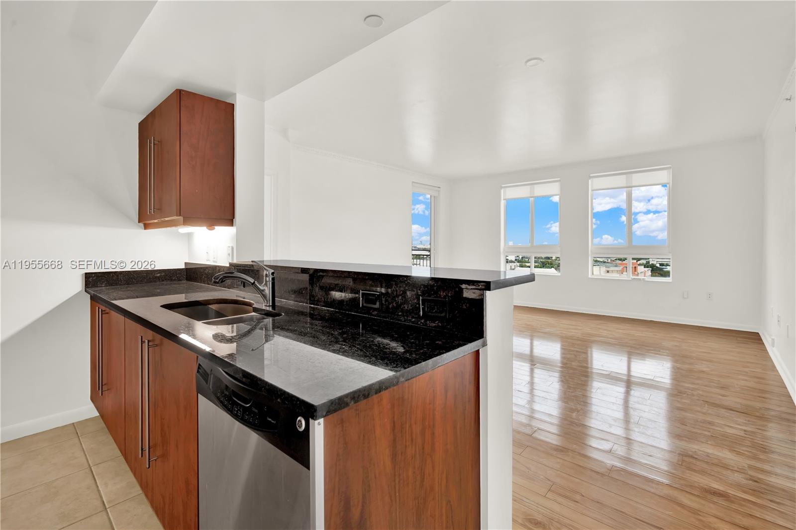 7350 SW 89th St #1402S Miami, FL 33156