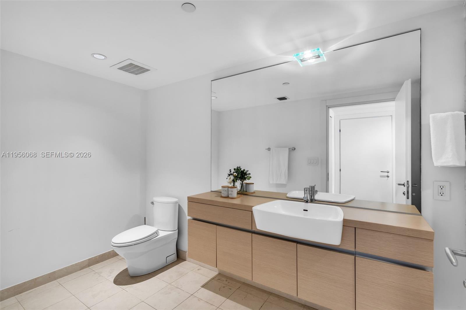 image Epic West Condo33