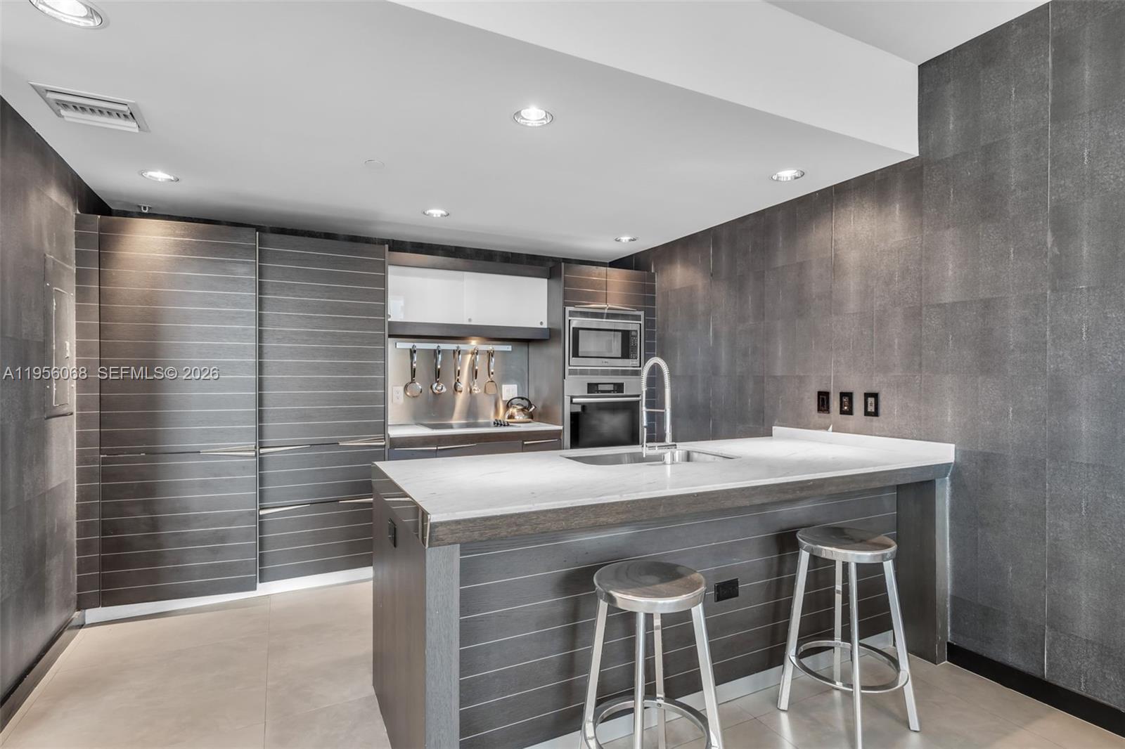 image Epic West Condo7