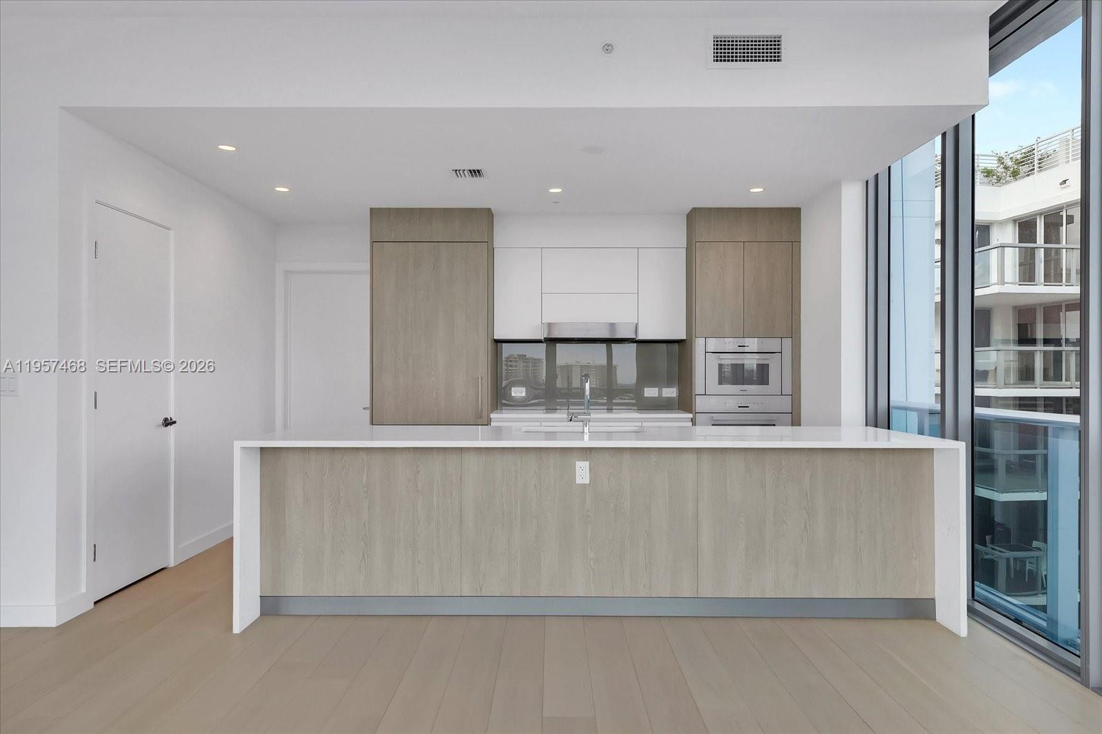 9201 E Bay Hbr #LPH_711 Bay Harbor Islands, FL 33154