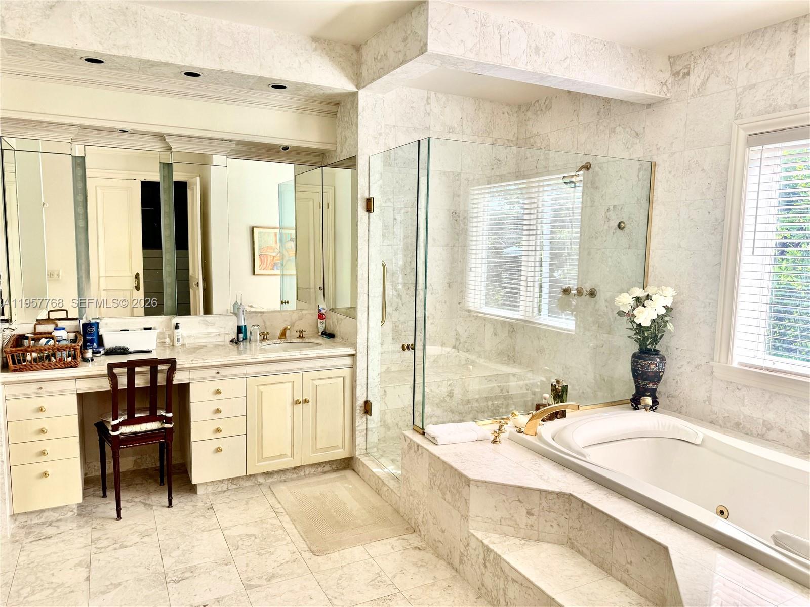 3508 Bayshore Villas Dr Miami, FL 33133