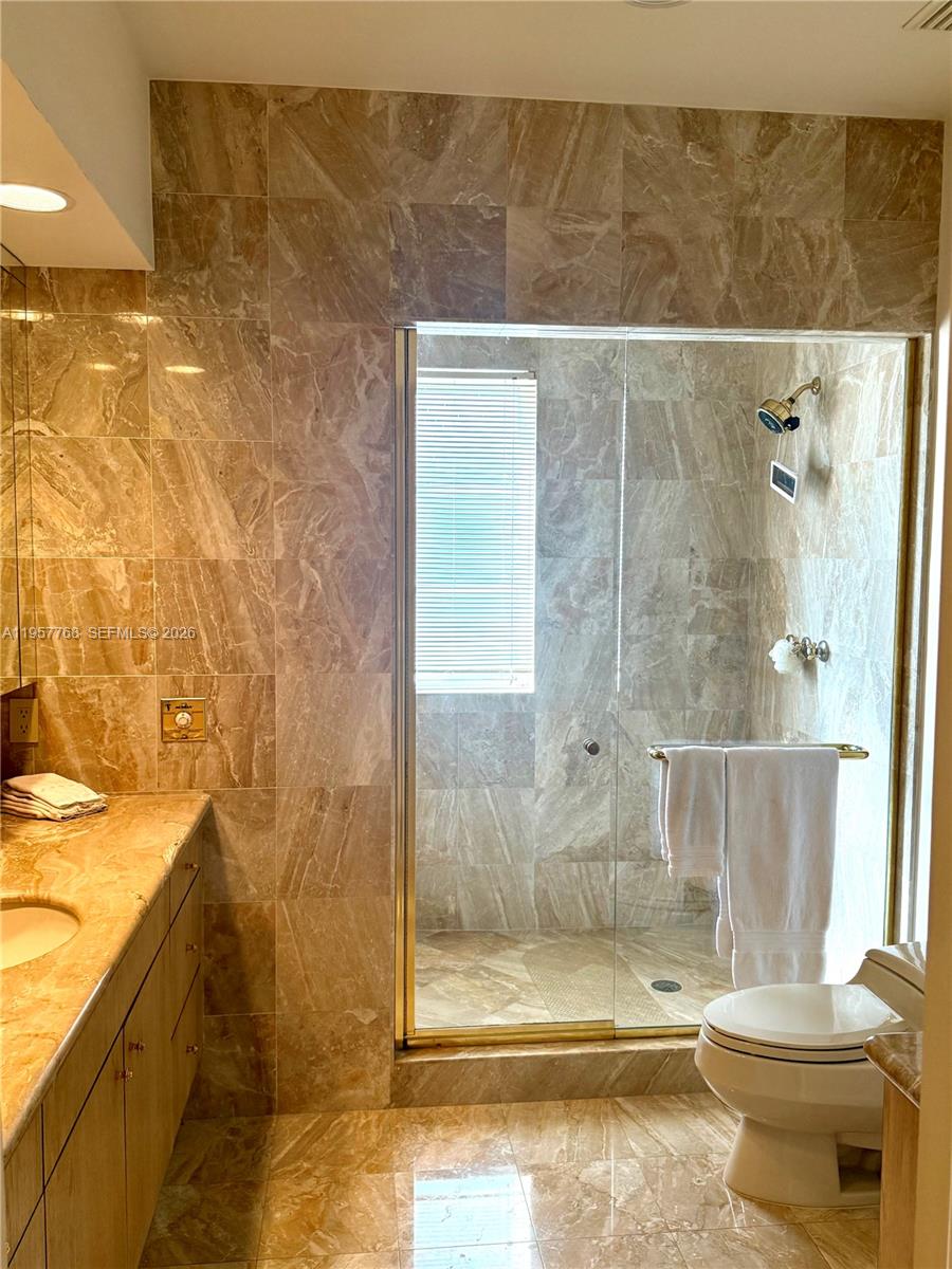 3508 Bayshore Villas Dr Miami, FL 33133