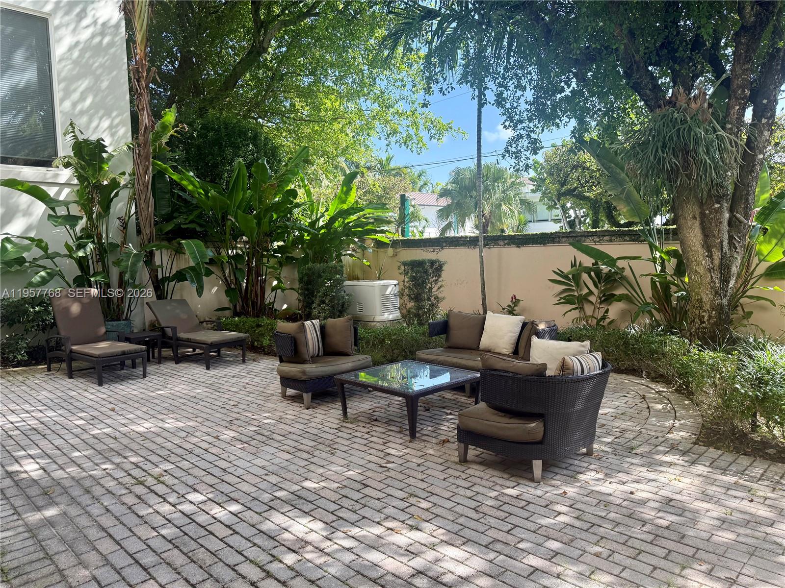 3508 Bayshore Villas Dr Miami, FL 33133