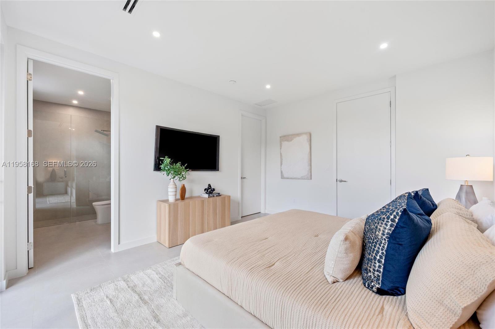 2982 SW 2nd St Miami, FL 33135