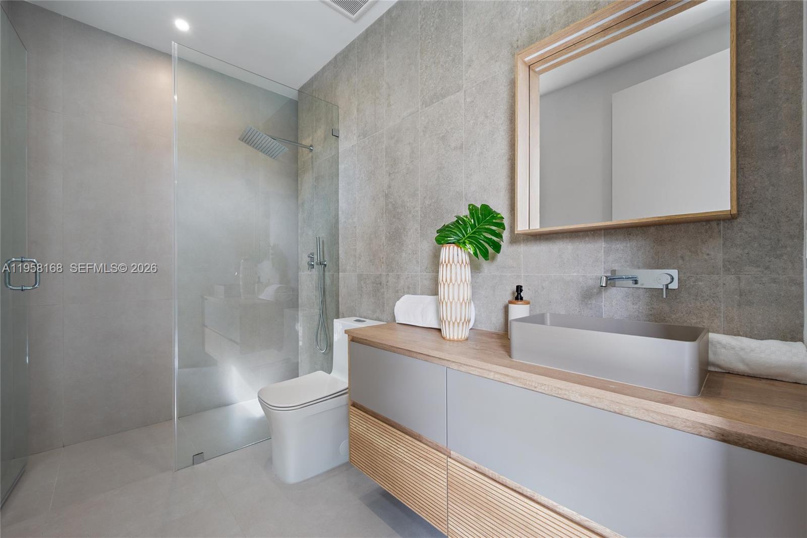 2982 SW 2nd St Miami, FL 33135