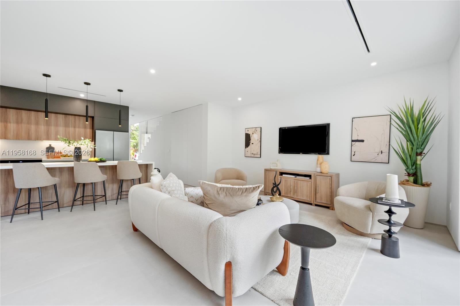 2982 SW 2nd St Miami, FL 33135