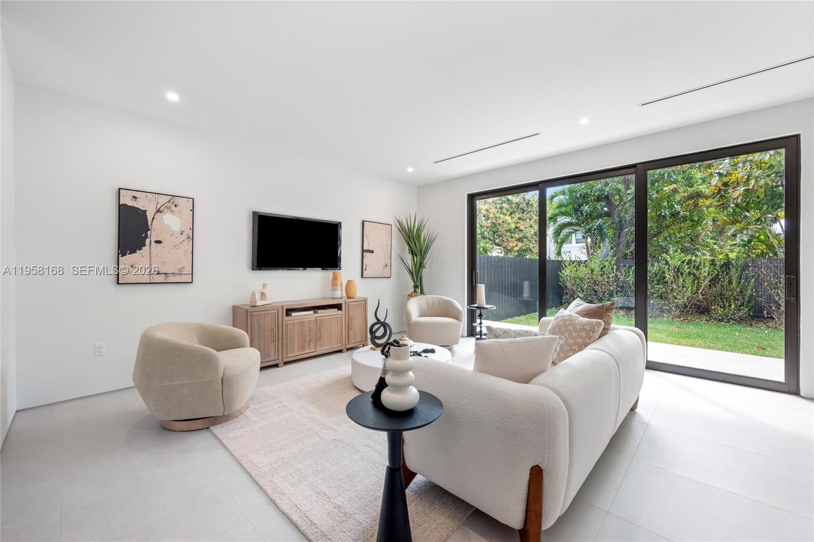 2982 SW 2nd St Miami, FL 33135