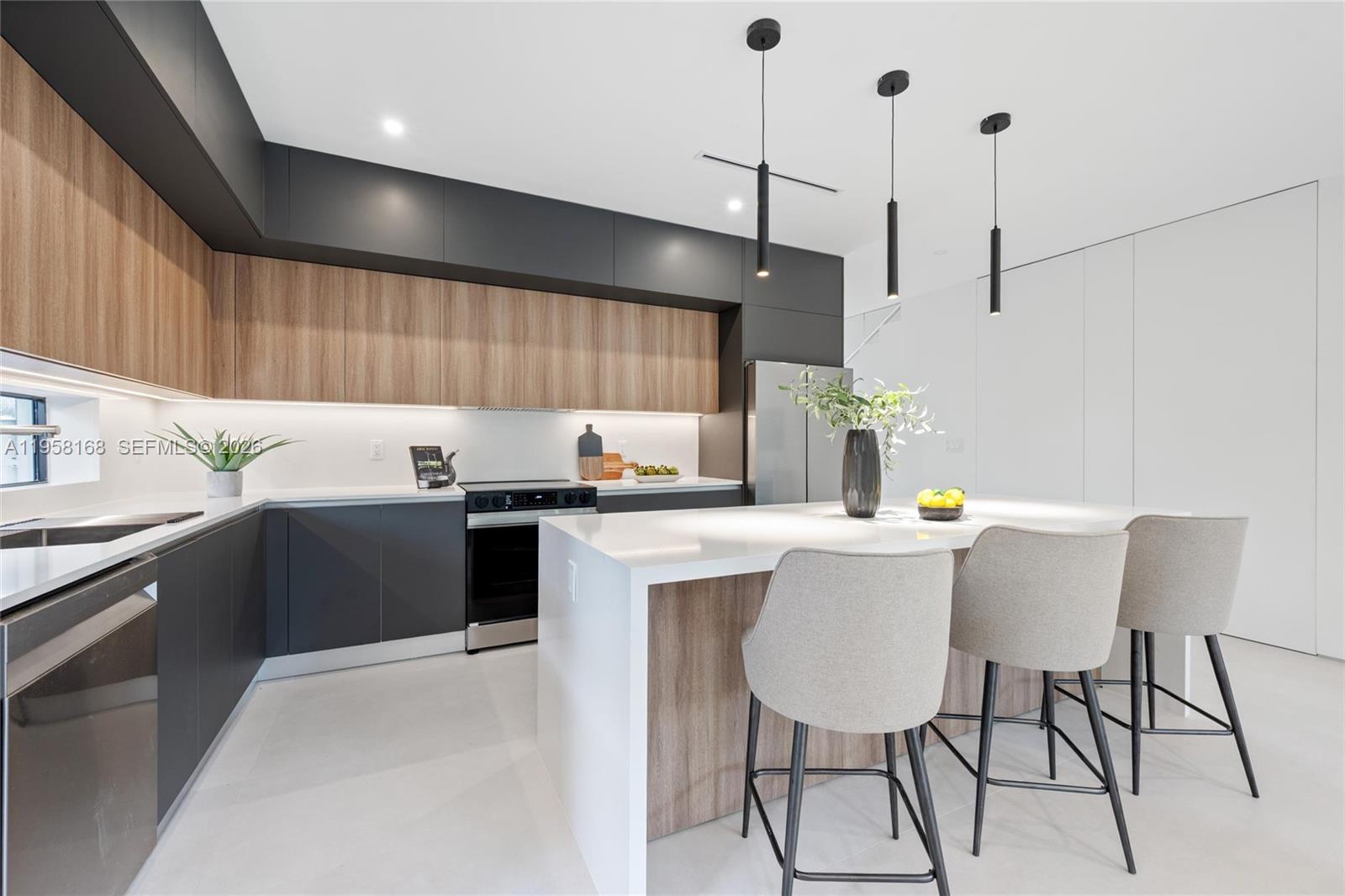 2982 SW 2nd St Miami, FL 33135