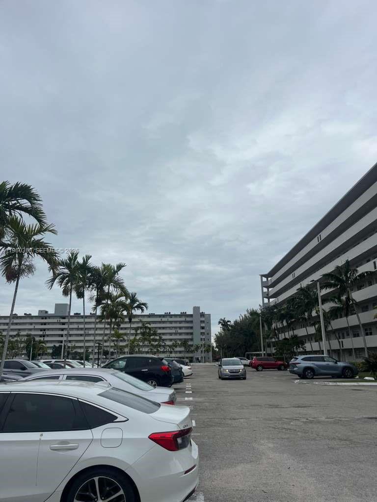 1750 NE 191st St #507-1 Miami, FL 33179