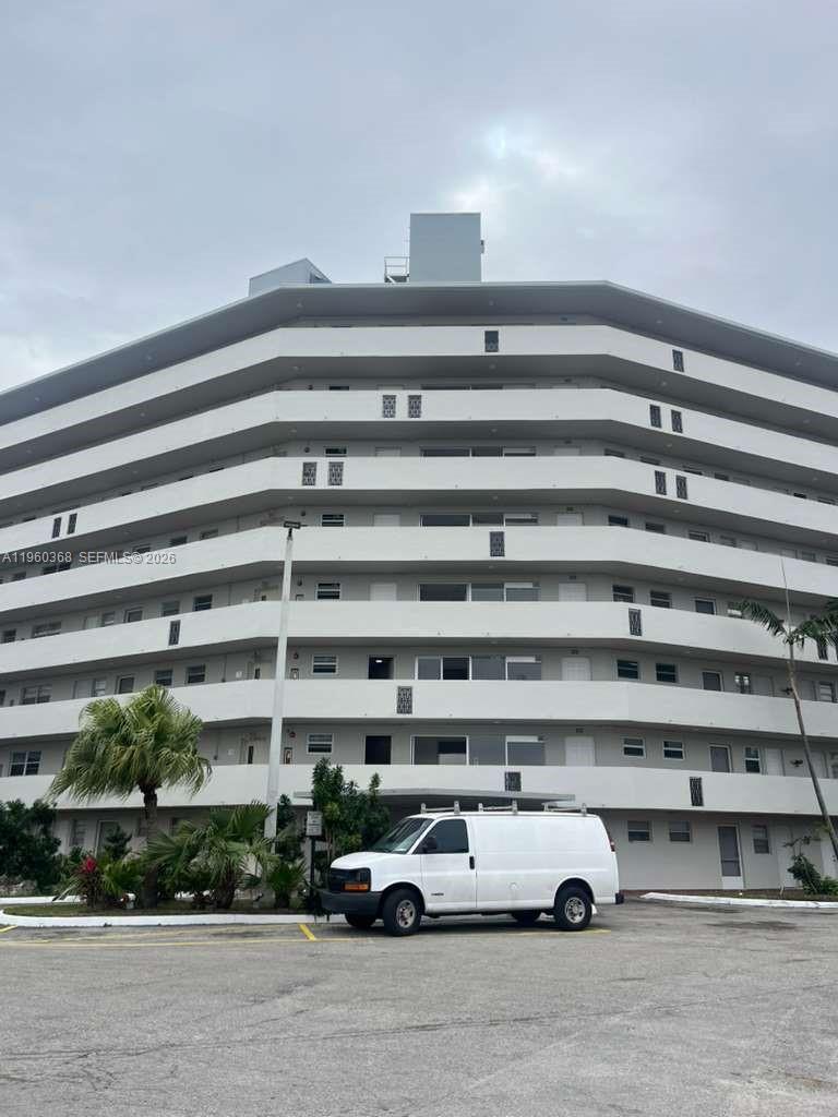 1750 NE 191st St #507-1 Miami, FL 33179