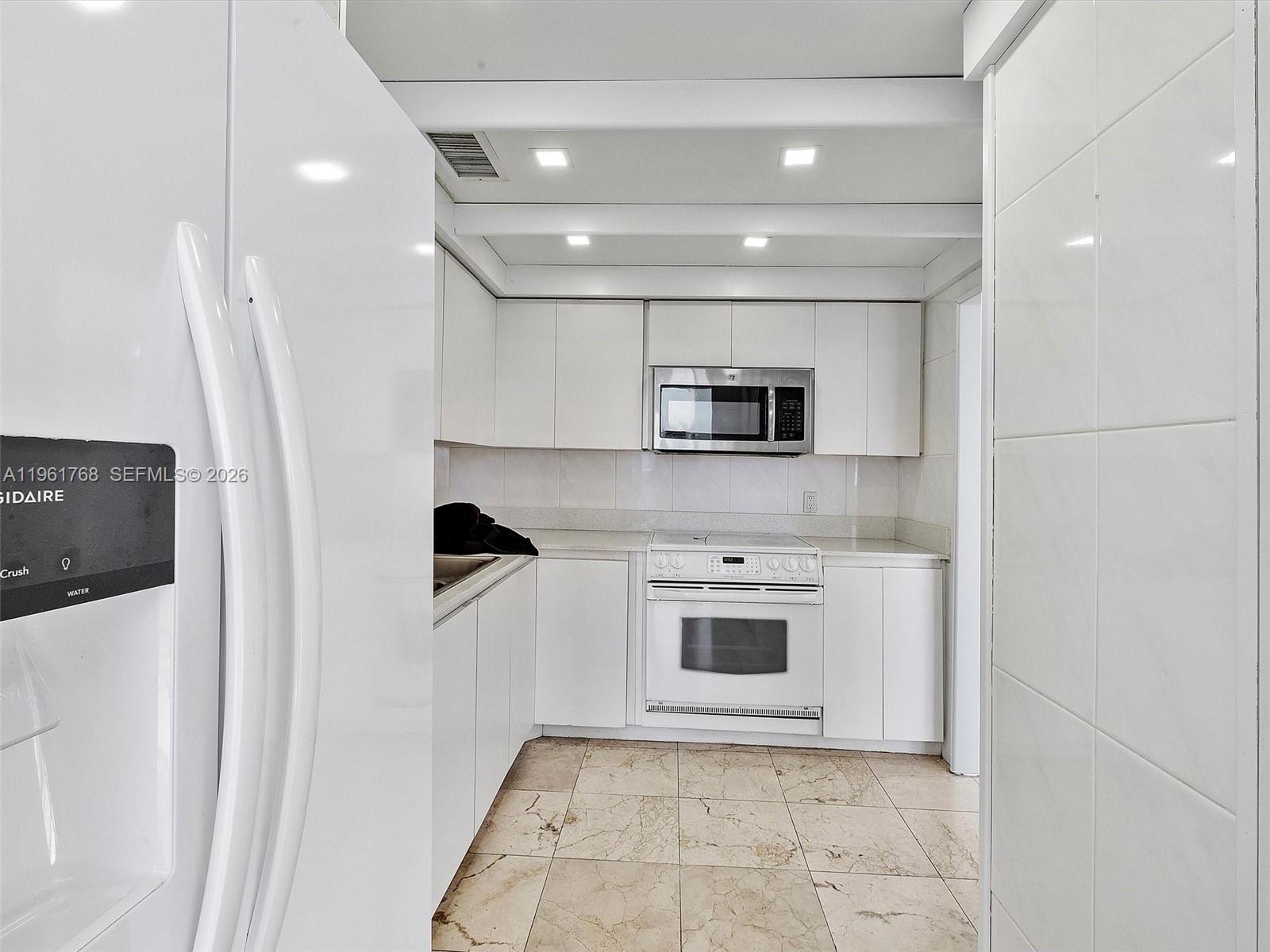 900 Bay Dr #1012 Miami Beach, FL 33141