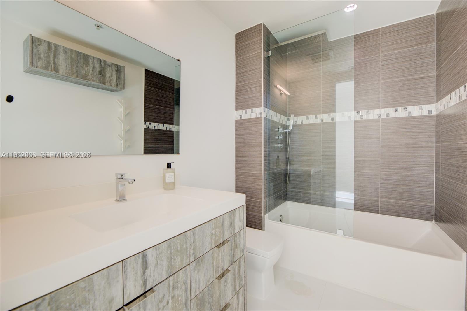 2200 NE 4th Ave #602 Miami, FL 33137