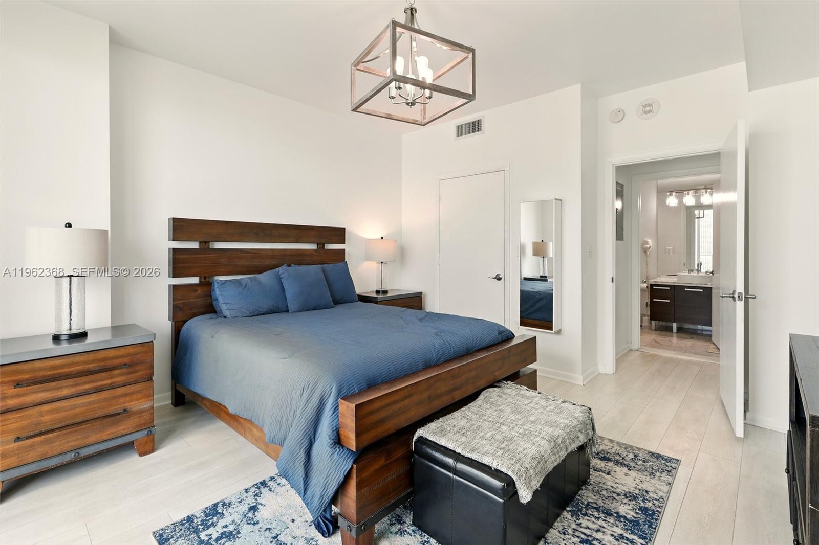 image Vizcayne North15