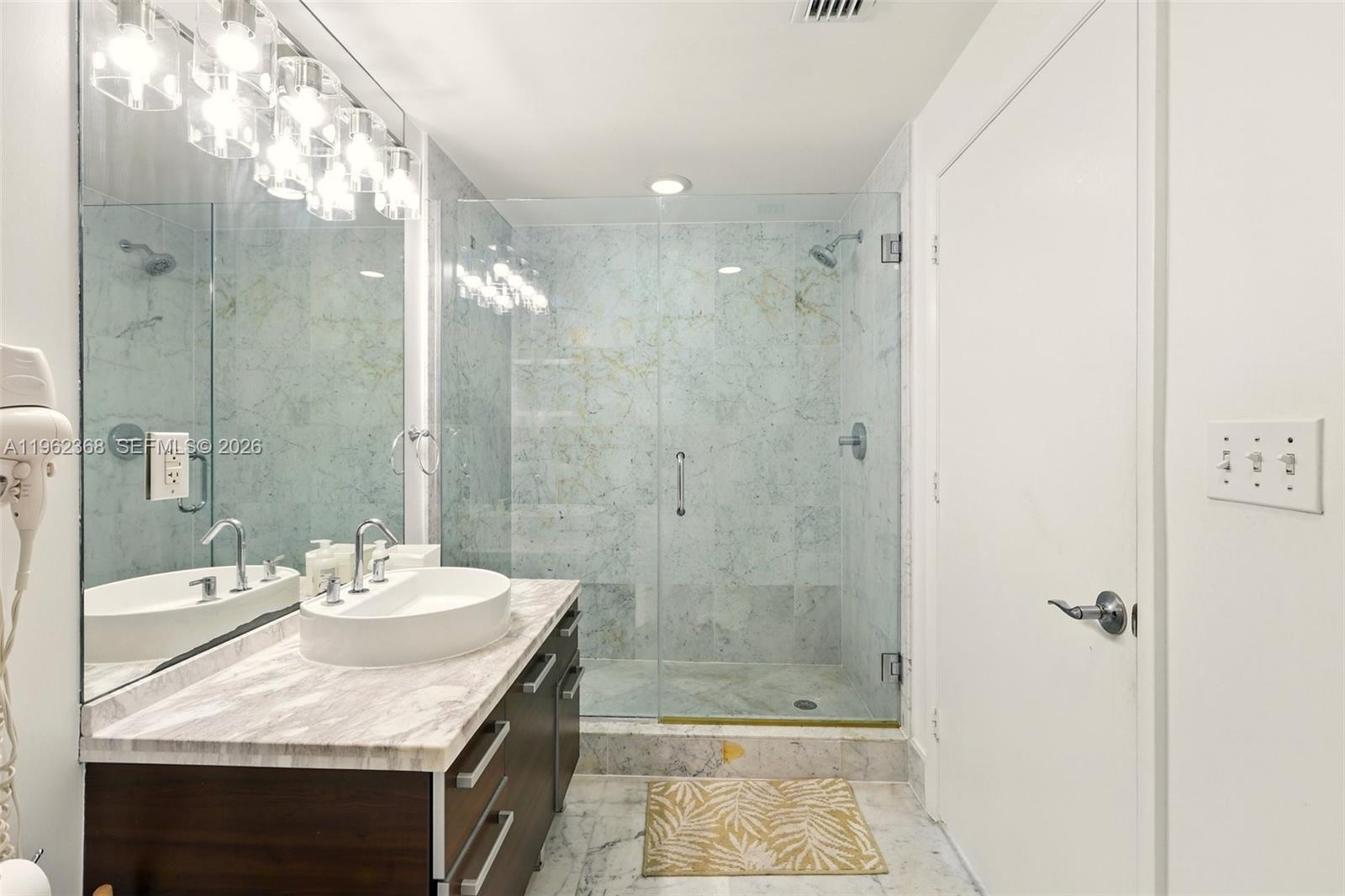 image Vizcayne North17