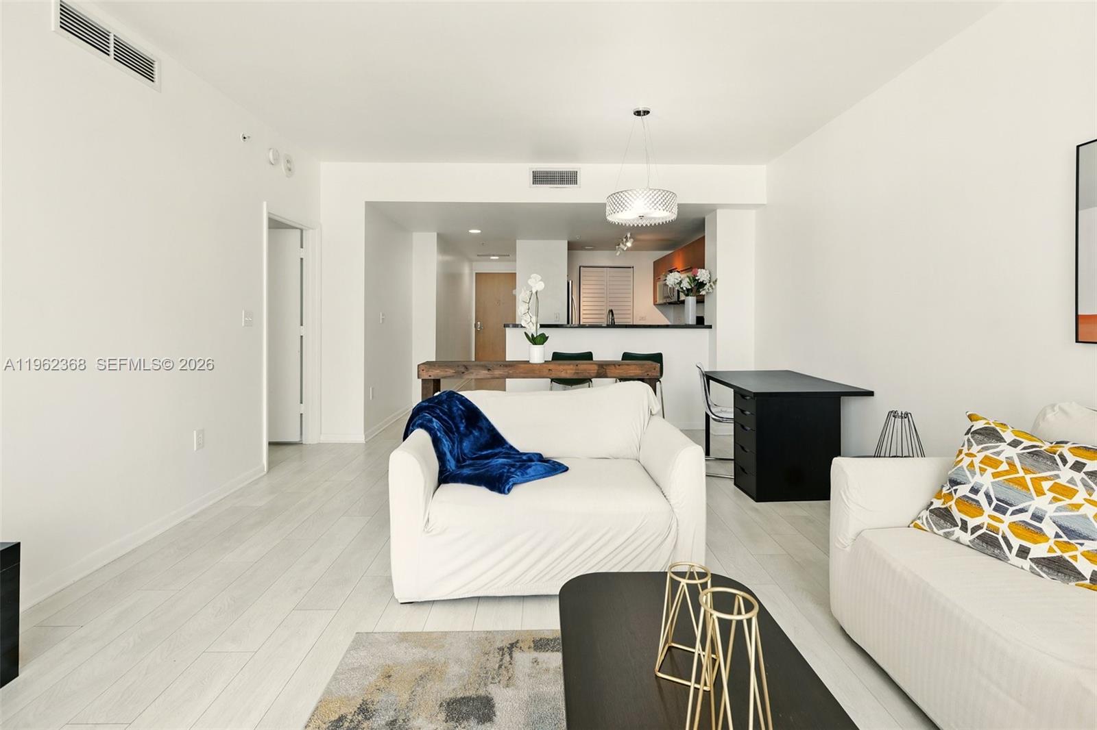 image Vizcayne North8