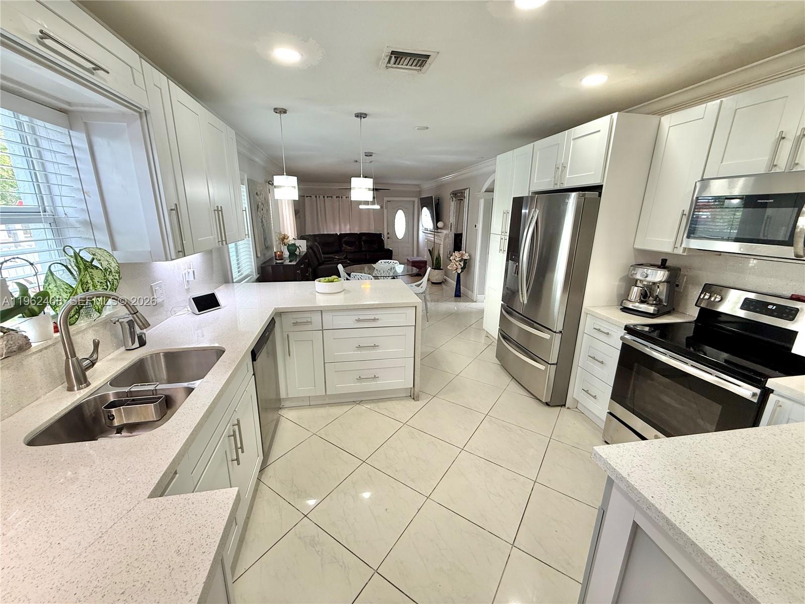 300 SW 71st Ave Miami, FL 33144