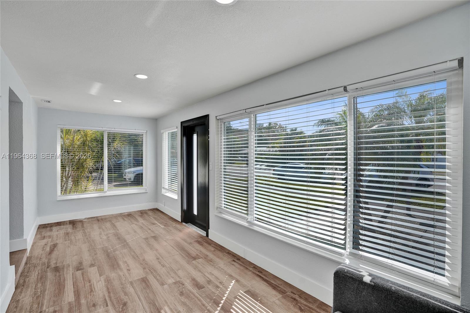 1517 Moffett St Hollywood, FL 33020