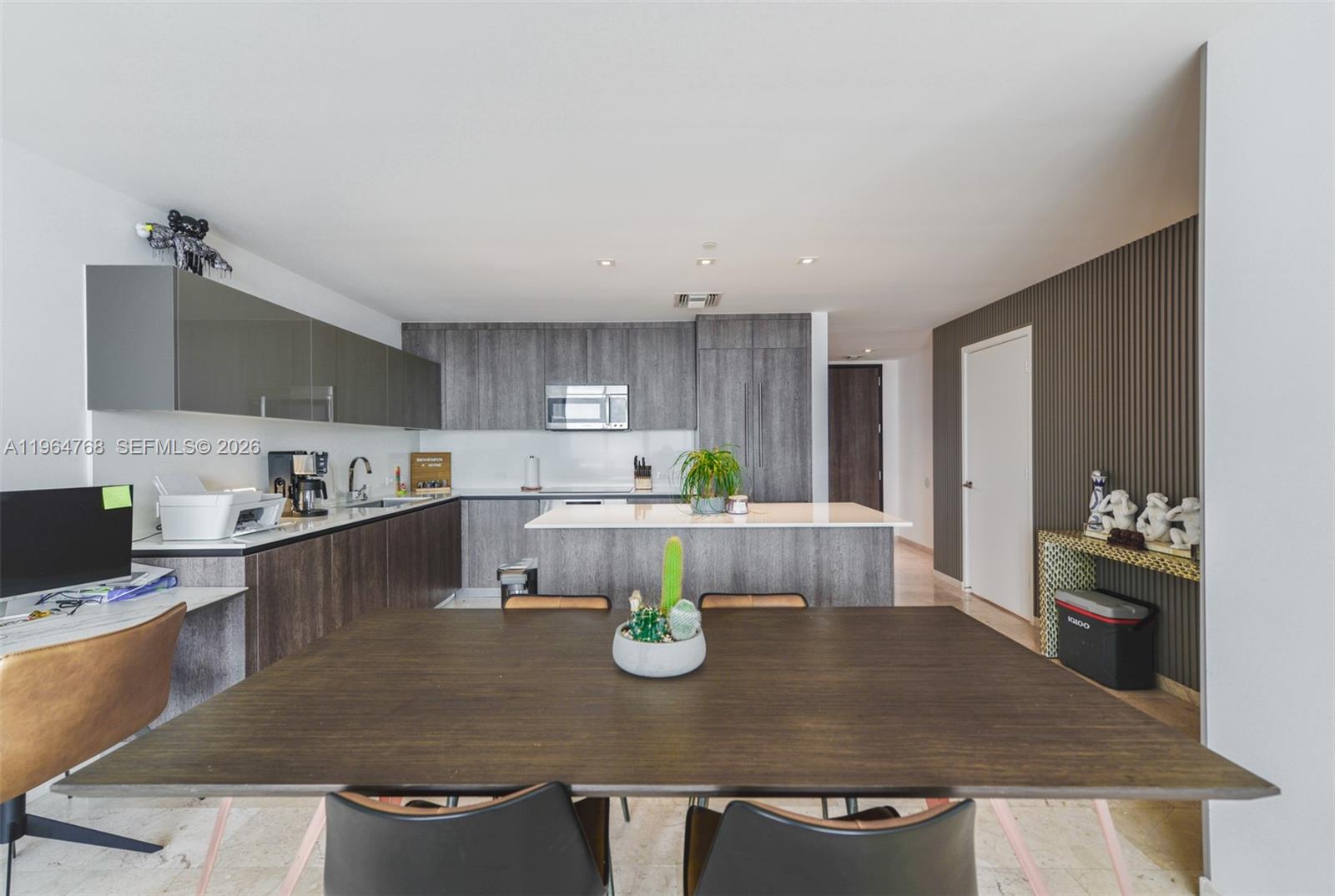 88 SW 7th St #2204 Miami, FL 33130