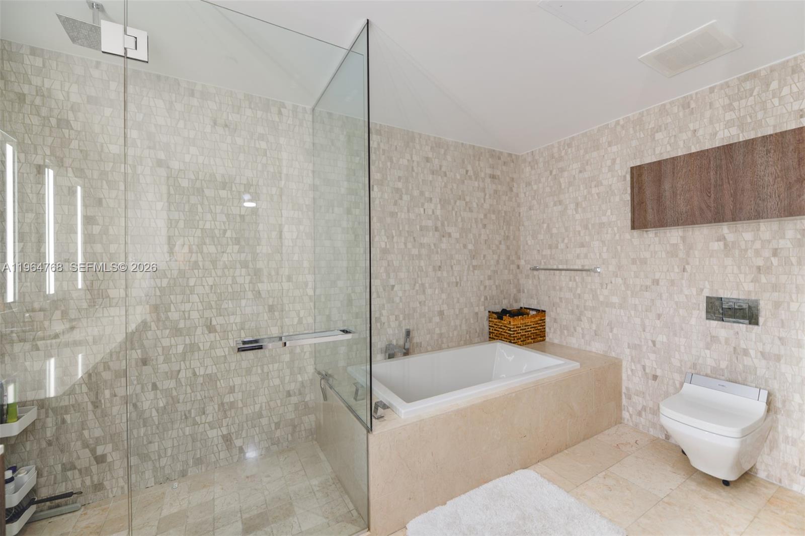 88 SW 7th St #2204 Miami, FL 33130