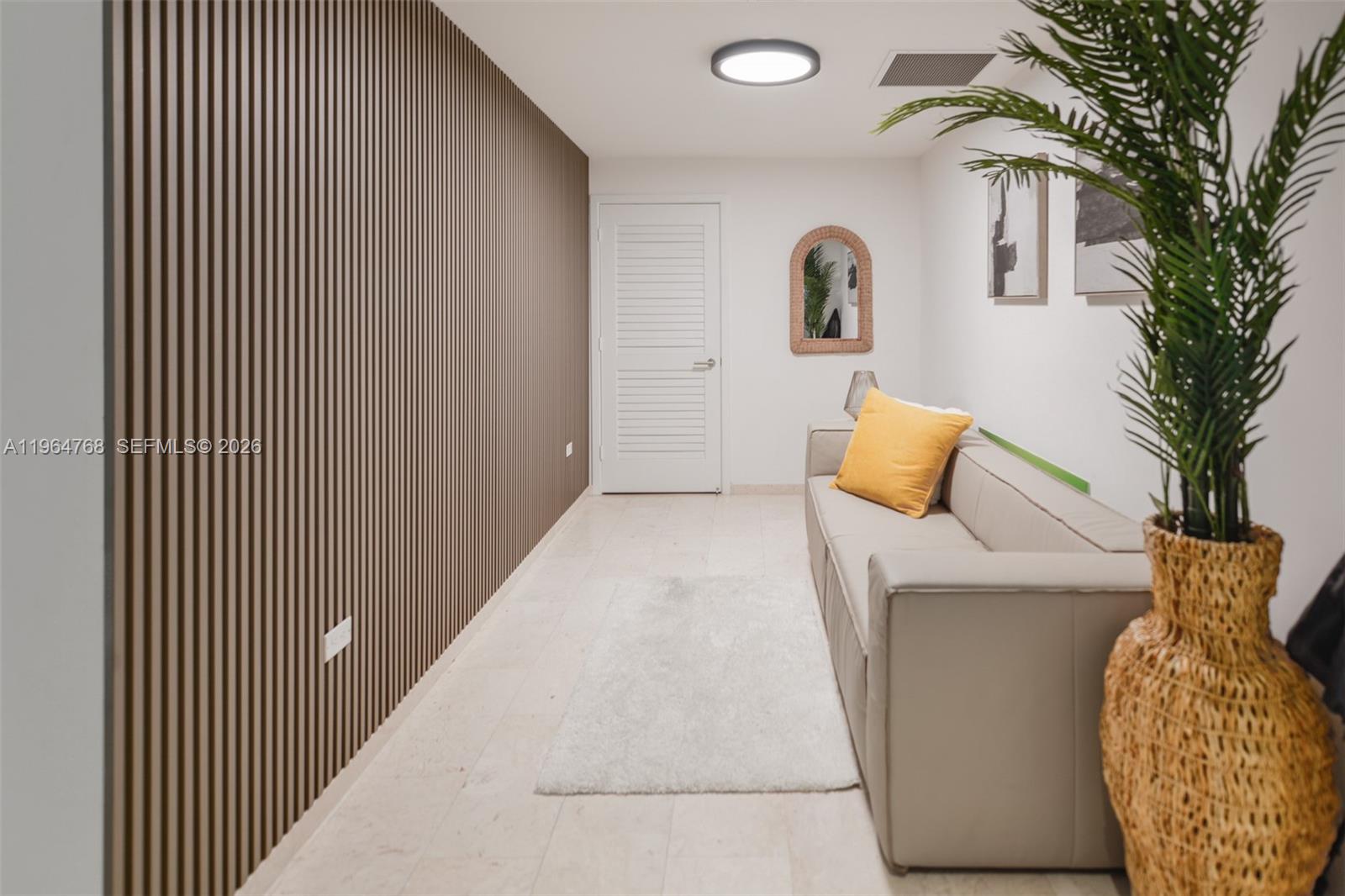 88 SW 7th St #2204 Miami, FL 33130