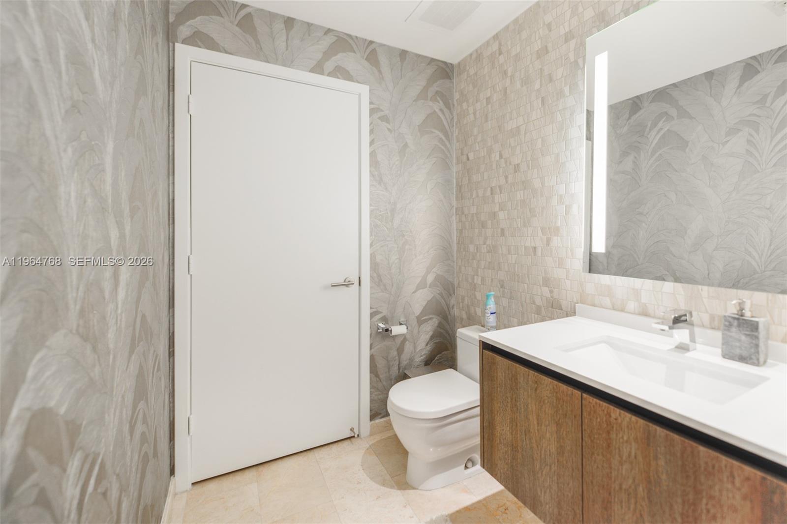 88 SW 7th St #2204 Miami, FL 33130