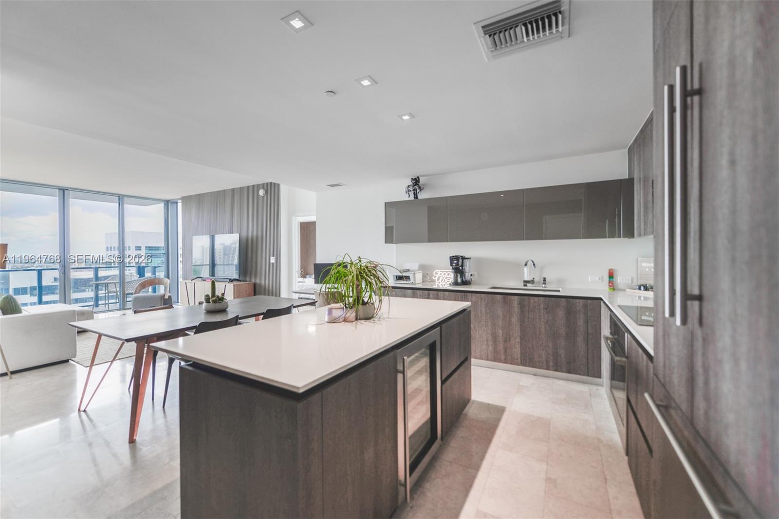 88 SW 7th St #2204 Miami, FL 33130