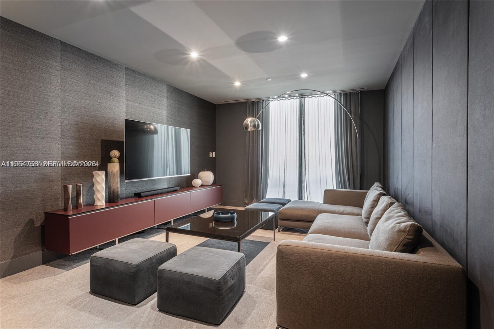 88 SW 7th St #2204 Miami, FL 33130