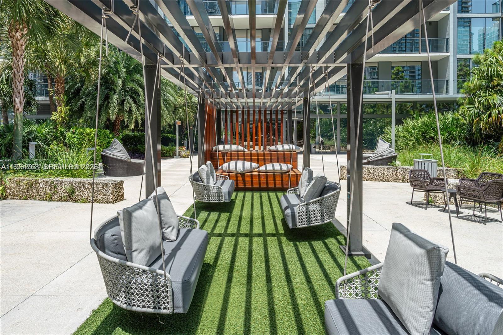 88 SW 7th St #2204 Miami, FL 33130