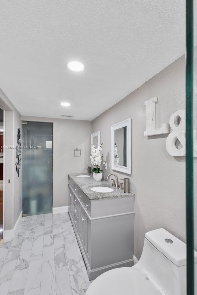 10951 W Okeechobee Rd #101 Hialeah Gardens, FL 33018